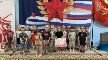 «Вот такой у нас салют!» «Вот такой у нас салют!».